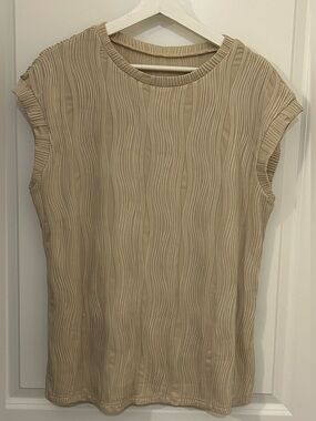 Women’s Neutral Ribbed Textured Cap Sleeve Top Blouse Beige/Taupe Size Large